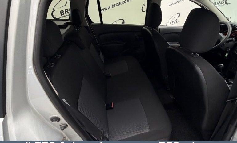 Dacia Logan 1.2i MCV 2016 full