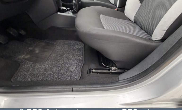 Dacia Logan 1.2i MCV 2016 full