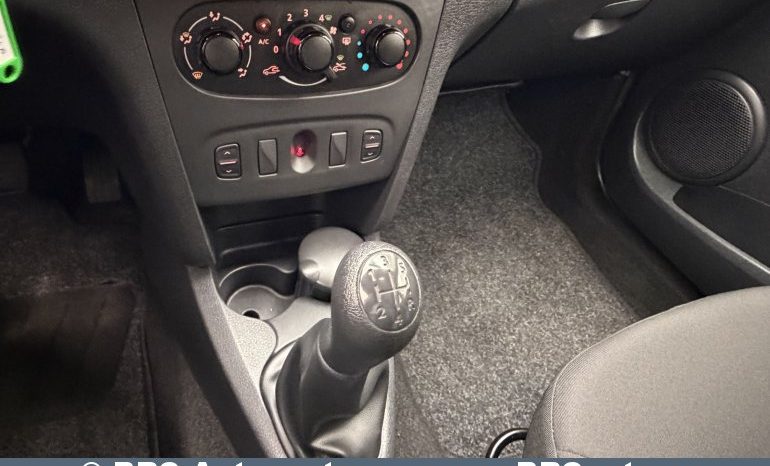 Dacia Logan 1.2i MCV 2016 full