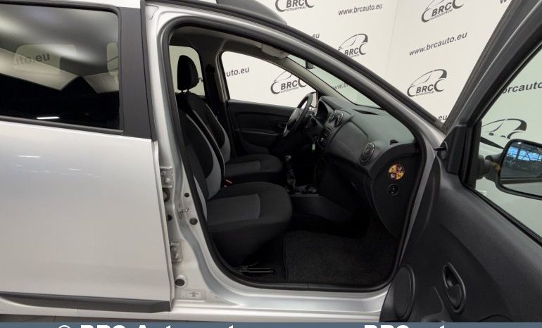 Dacia Logan 1.2i MCV 2016 full