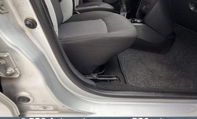 Dacia Logan 1.2i MCV 2016 full