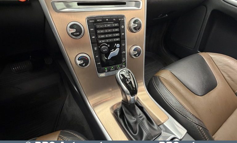 Volvo XC 60 D4 AWD Automatas 2015 full