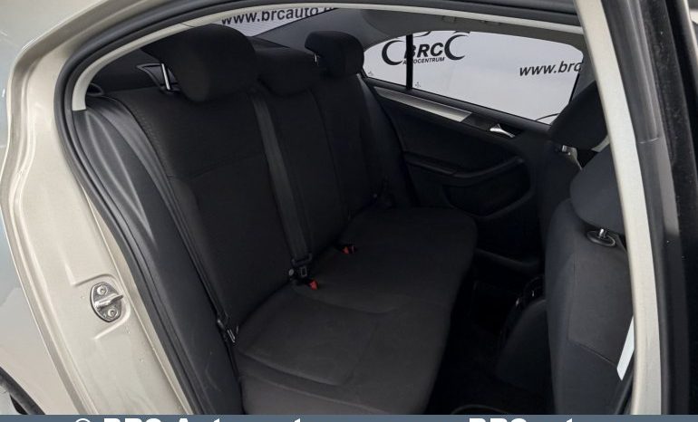 Volkswagen Jetta 2.0 TDI BLUEMOTION Automatas 2015 full