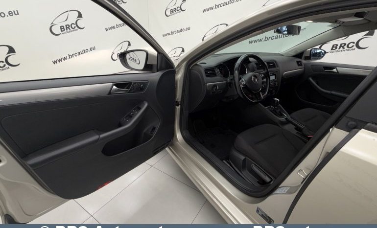 Volkswagen Jetta 2.0 TDI BLUEMOTION Automatas 2015 full