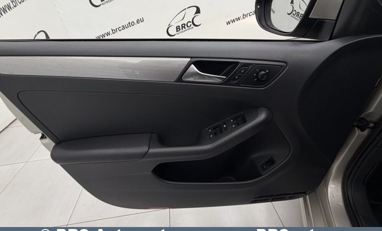 Volkswagen Jetta 2.0 TDI BLUEMOTION Automatas 2015 full