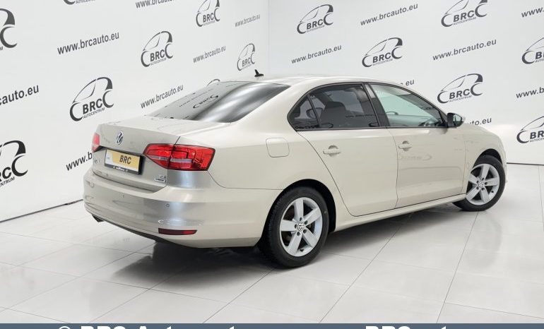 Volkswagen Jetta 2.0 TDI BLUEMOTION Automatas 2015 full