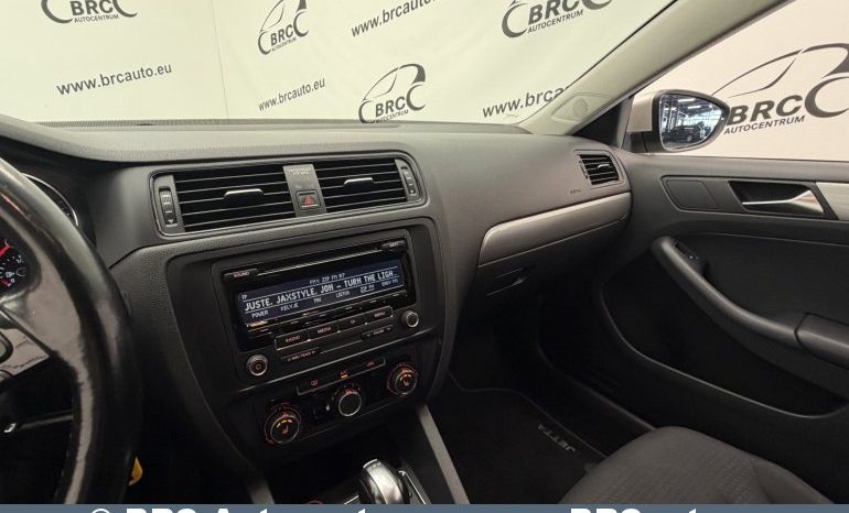 Volkswagen Jetta 2.0 TDI BLUEMOTION Automatas 2015 full