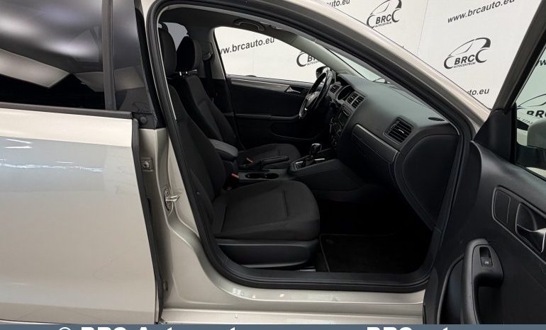 Volkswagen Jetta 2.0 TDI BLUEMOTION Automatas 2015 full