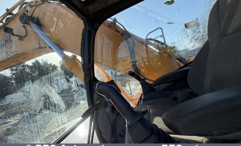 Hyundai R220LC-9A  2015 full