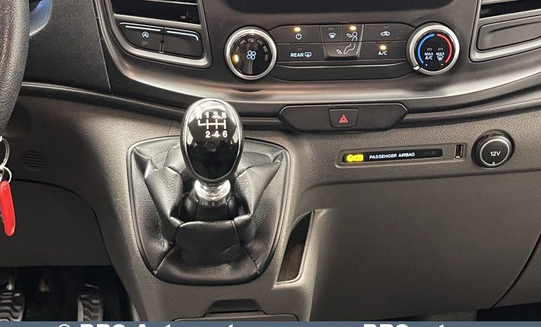 Ford Transit Custom Combi 2.0d EcoBlue 2019 full