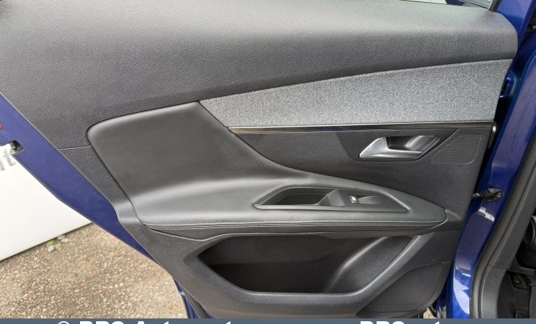 Peugeot 3008 1.2 PureTech 2017 full