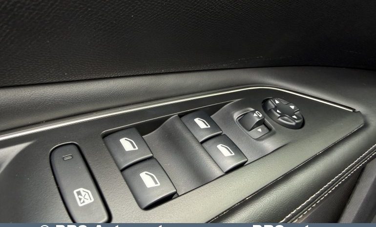 Peugeot 3008 1.2 PureTech 2017 full