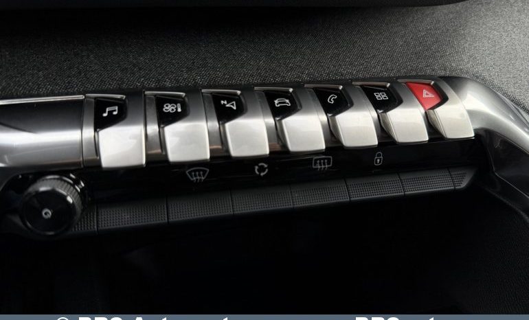 Peugeot 3008 1.2 PureTech 2017 full