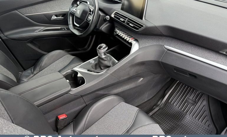 Peugeot 3008 1.2 PureTech 2017 full