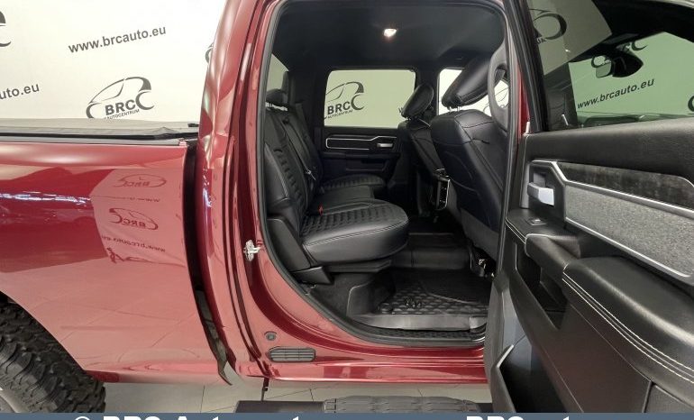 Dodge Ram 2500 BIG HORN 4X4 2019 full