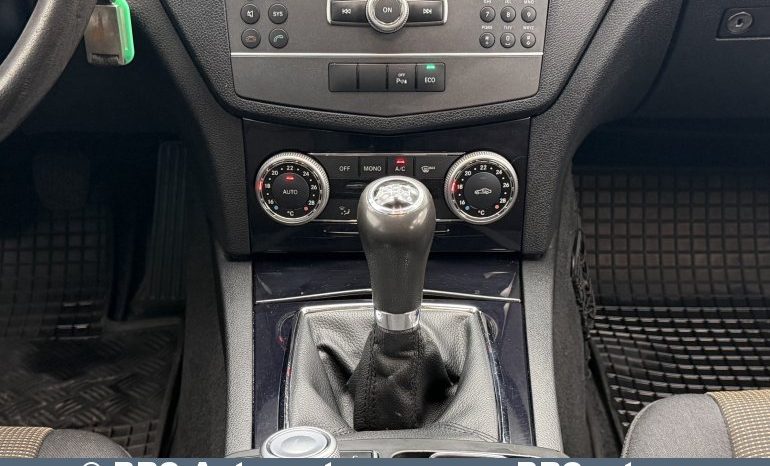 Mercedes-Benz C 180  2011 full