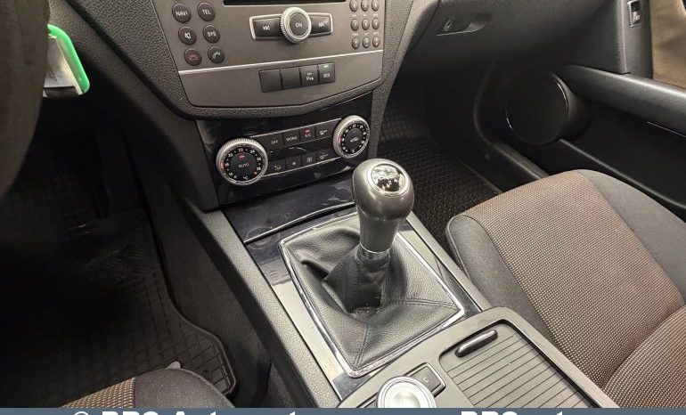 Mercedes-Benz C 180  2011 full