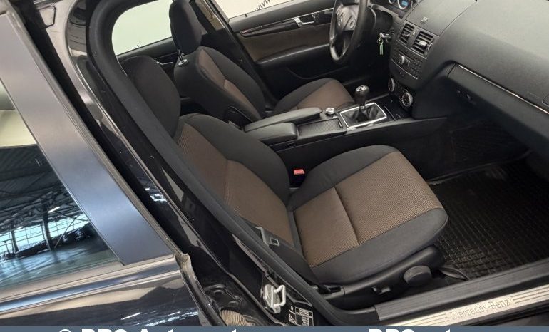 Mercedes-Benz C 180  2011 full