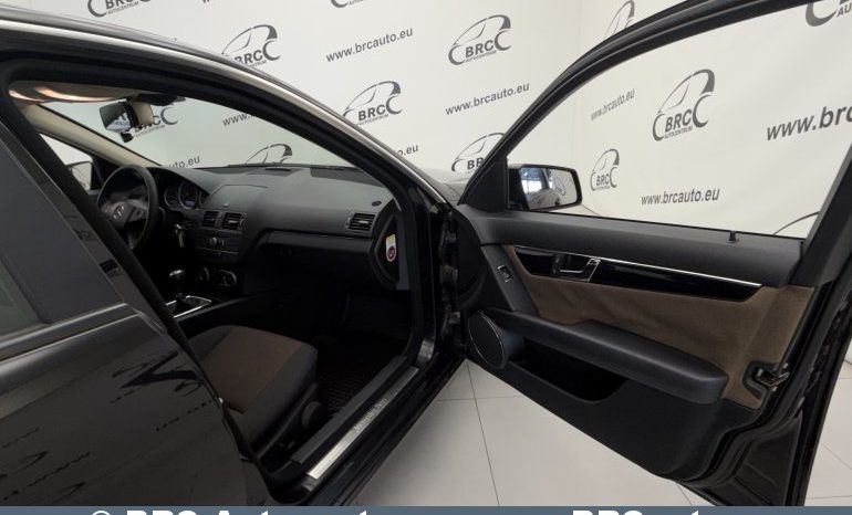 Mercedes-Benz C 180  2011 full