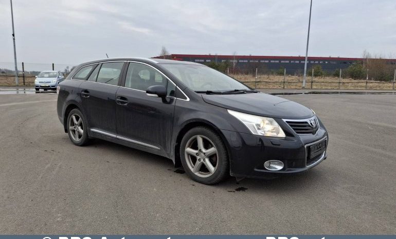 Toyota Avensis  2010 full