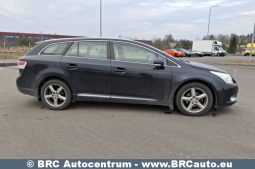 Toyota Avensis  2010