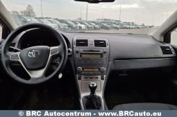 Toyota Avensis  2010 full