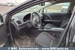 Toyota Avensis  2010 full