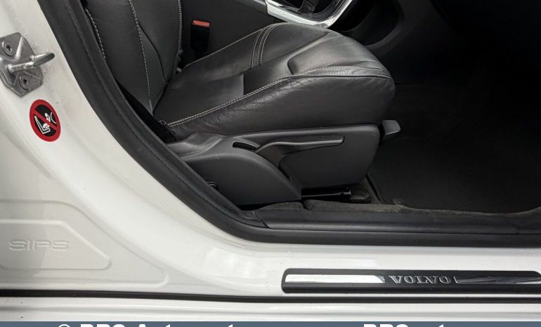 Volvo V60 2.0 D2 Automatas 2017 full