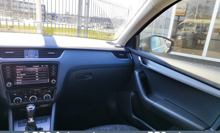 Skoda Octavia 1.6 TDI Automatas 2019 full