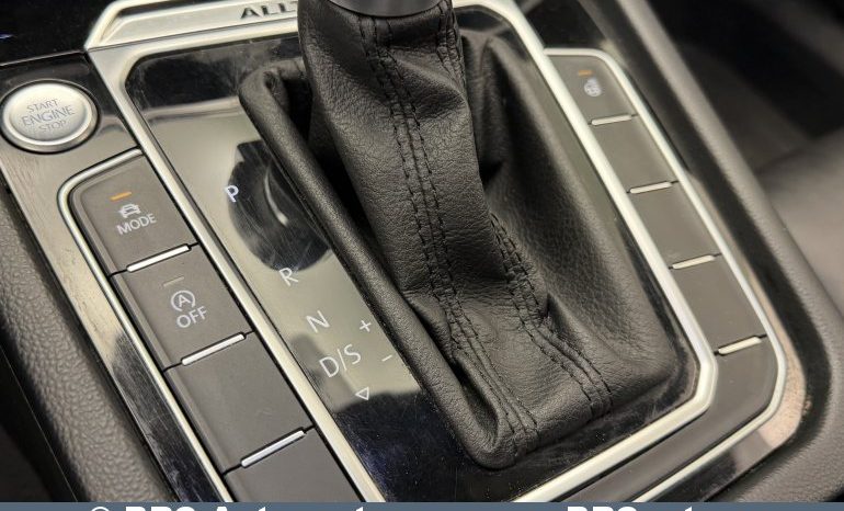 Volkswagen Passat Alltrack 2.0 TDI 4Motion Automatas 2019 full