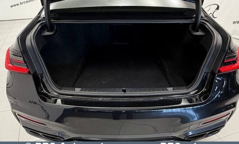 BMW 750 i Long Automatas 2018 full