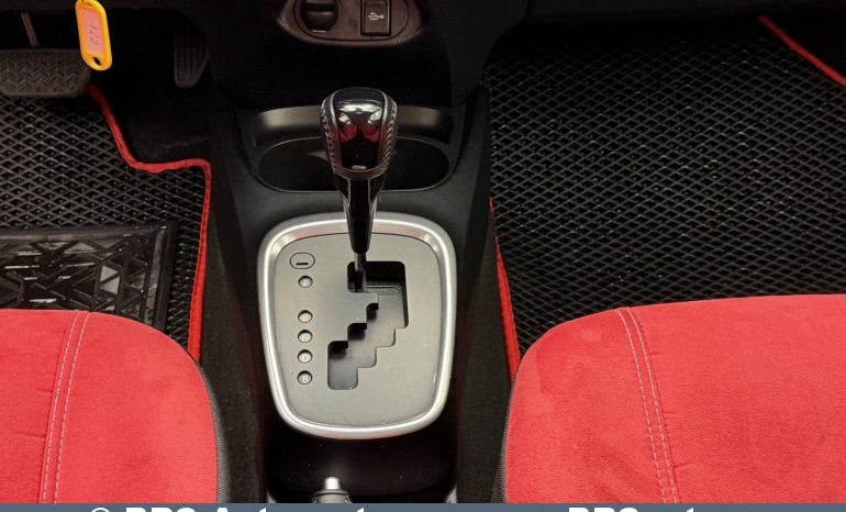 Toyota Yaris 1.5 Hybrid Automatas 2017 full