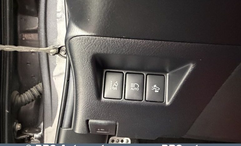 Toyota Yaris 1.5 Hybrid Automatas 2017 full