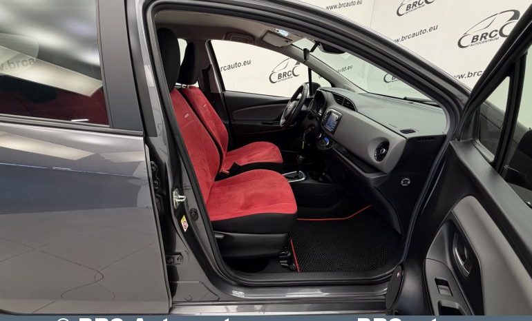 Toyota Yaris 1.5 Hybrid Automatas 2017 full