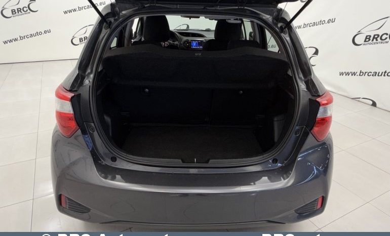 Toyota Yaris 1.5 Hybrid Automatas 2017 full