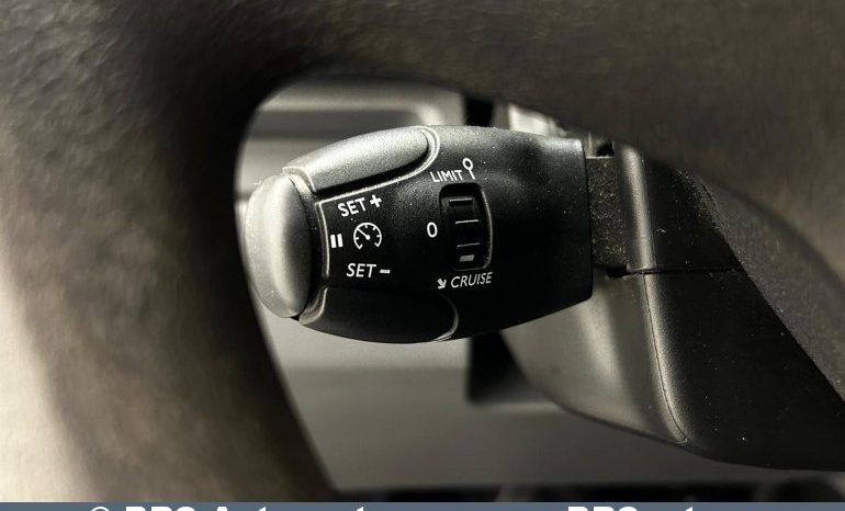 Toyota Proace 2.0 D-4D Panel Van Medium Single 2021 full