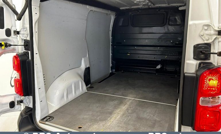 Toyota Proace 2.0 D-4D Panel Van Medium Single 2021 full