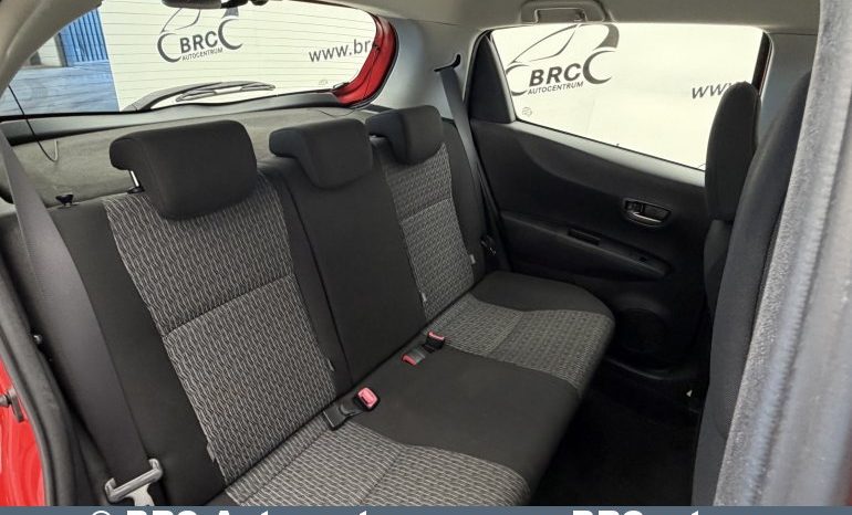 Toyota Yaris 1.3 VVT-i 2013 full