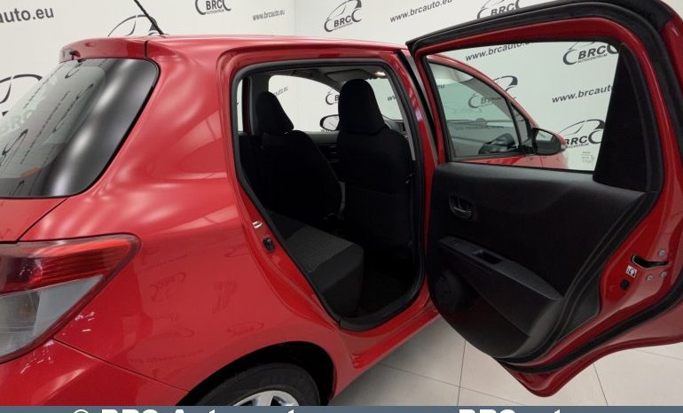 Toyota Yaris 1.3 VVT-i 2013 full