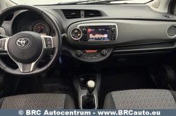 Toyota Yaris 1.3 VVT-i 2013 full