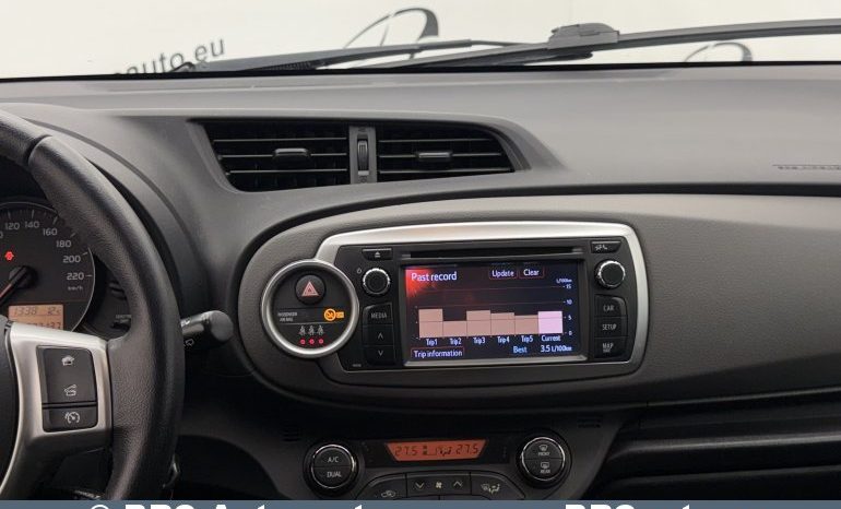 Toyota Yaris 1.3 VVT-i 2013 full