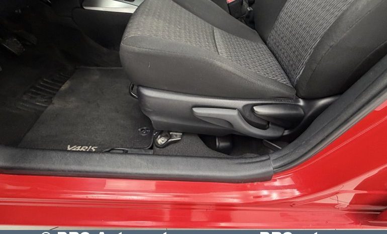 Toyota Yaris 1.3 VVT-i 2013 full