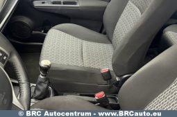 Toyota Yaris 1.3 VVT-i 2013 full