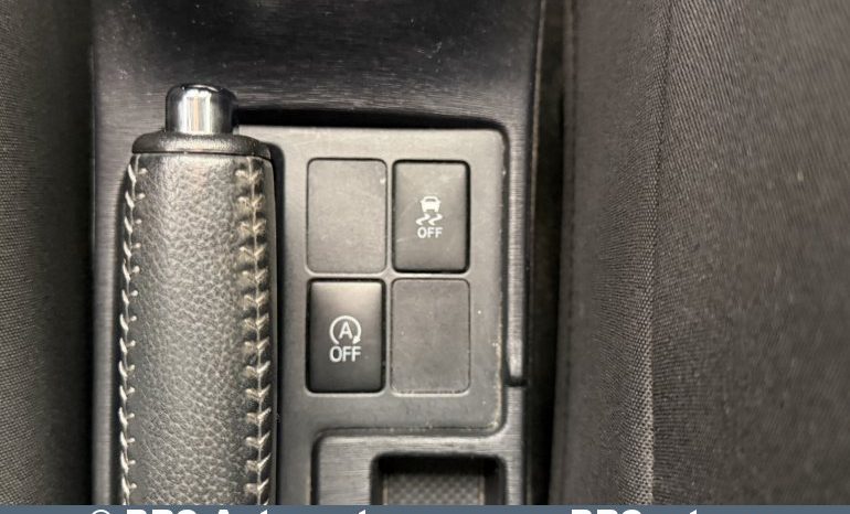 Toyota Yaris 1.3 VVT-i 2013 full