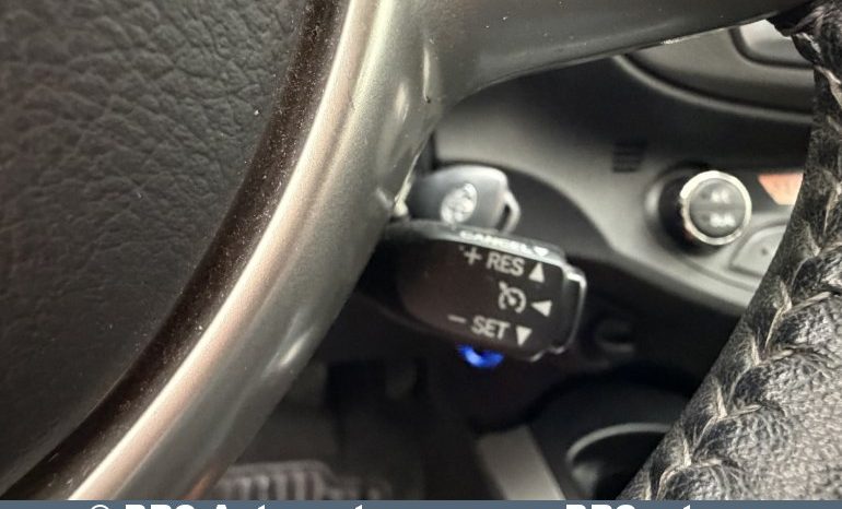 Toyota Yaris 1.3 VVT-i 2013 full