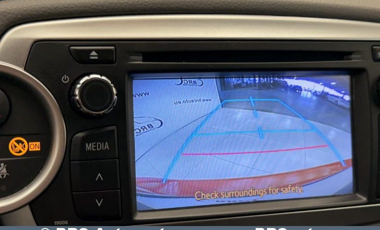 Toyota Yaris 1.3 VVT-i 2013 full