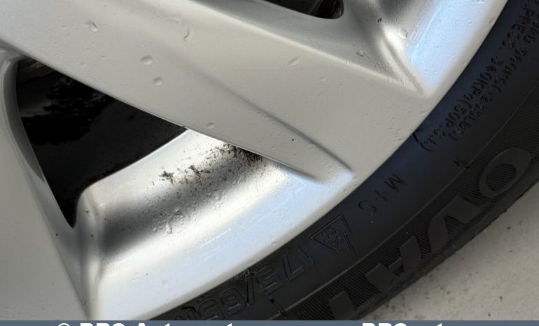 Toyota Yaris 1.3 VVT-i 2013 full