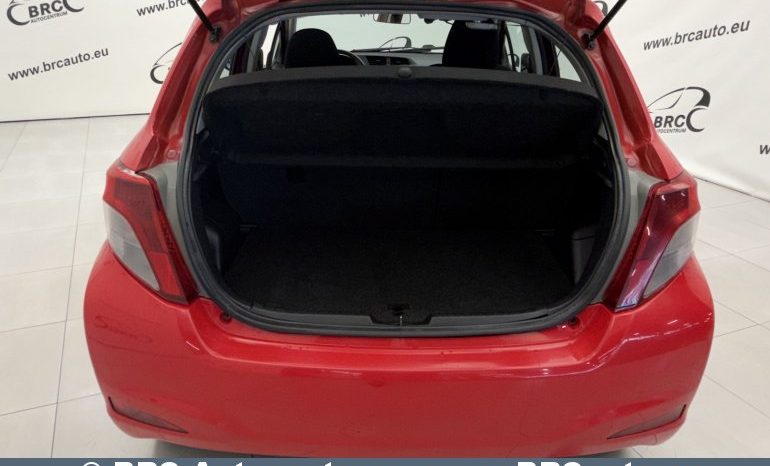 Toyota Yaris 1.3 VVT-i 2013 full