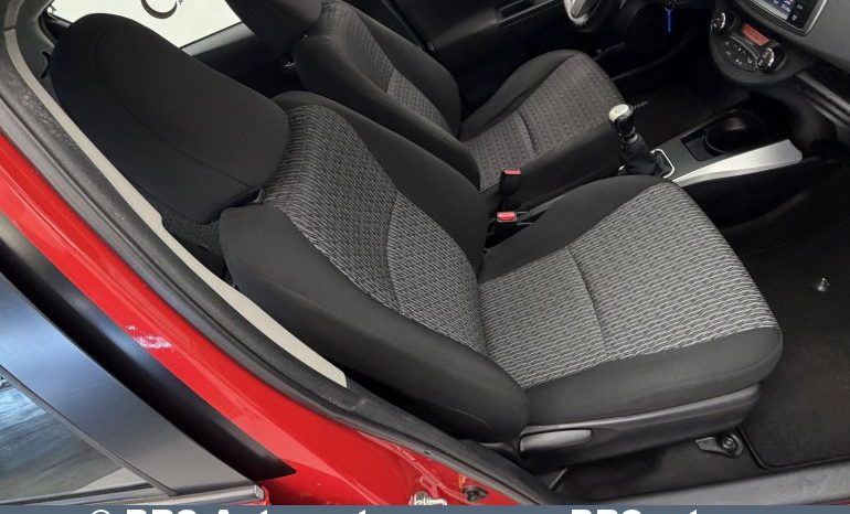 Toyota Yaris 1.3 VVT-i 2013 full