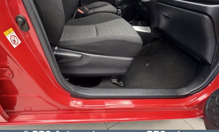 Toyota Yaris 1.3 VVT-i 2013 full